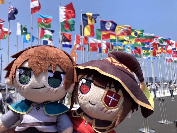 このすば万博行ってきましたー!!!めちゃめちゃ楽しかった!いっぱい堪能した ドイツ館のサーキュラーちゃんがかわいすぎたのでカズめぐと一緒にぱしゃり