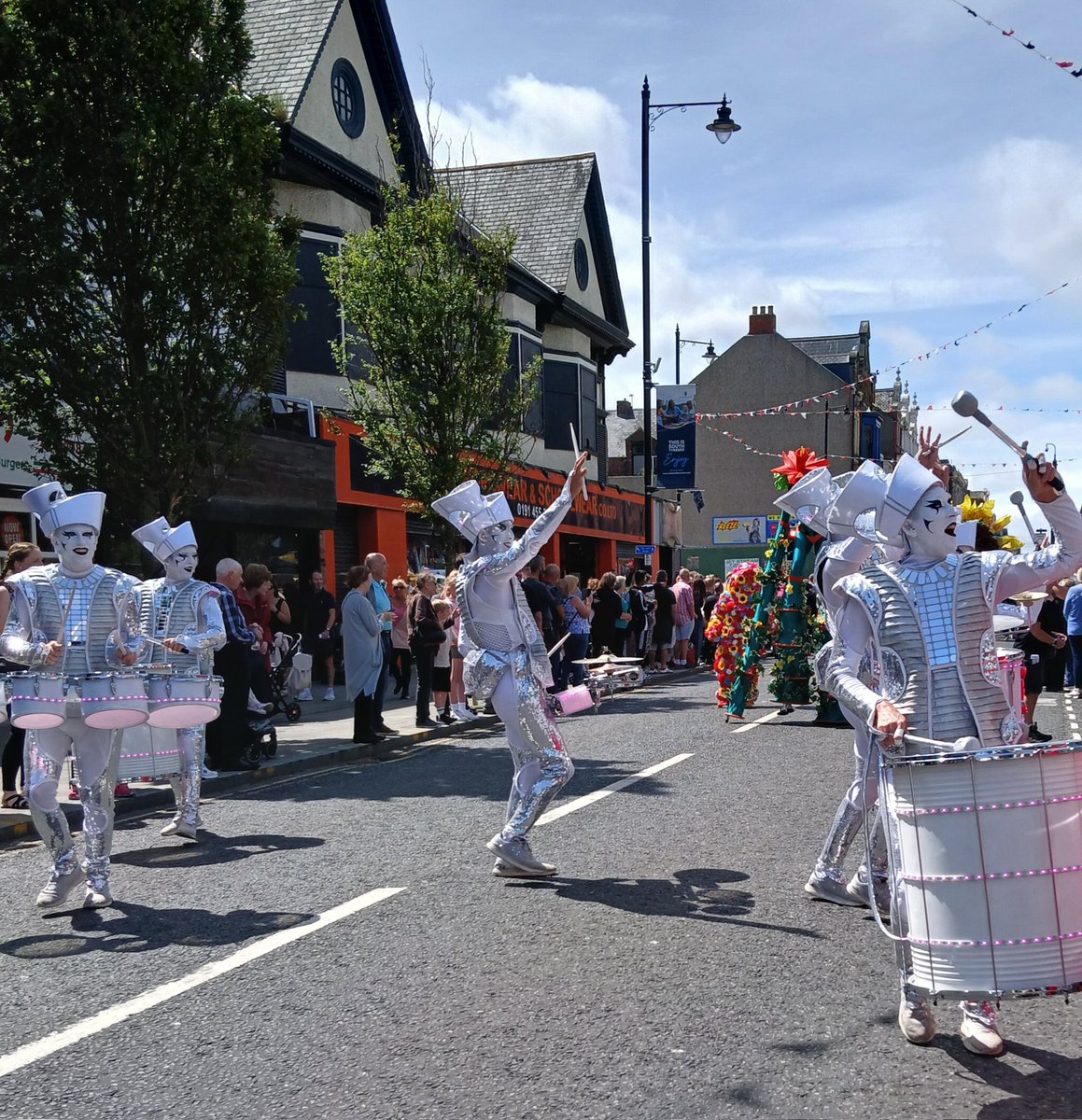 Just_JanisB's tweet image. My lovely town of South Shields en fete this afternoon for the Summer Festival opening parade.😍