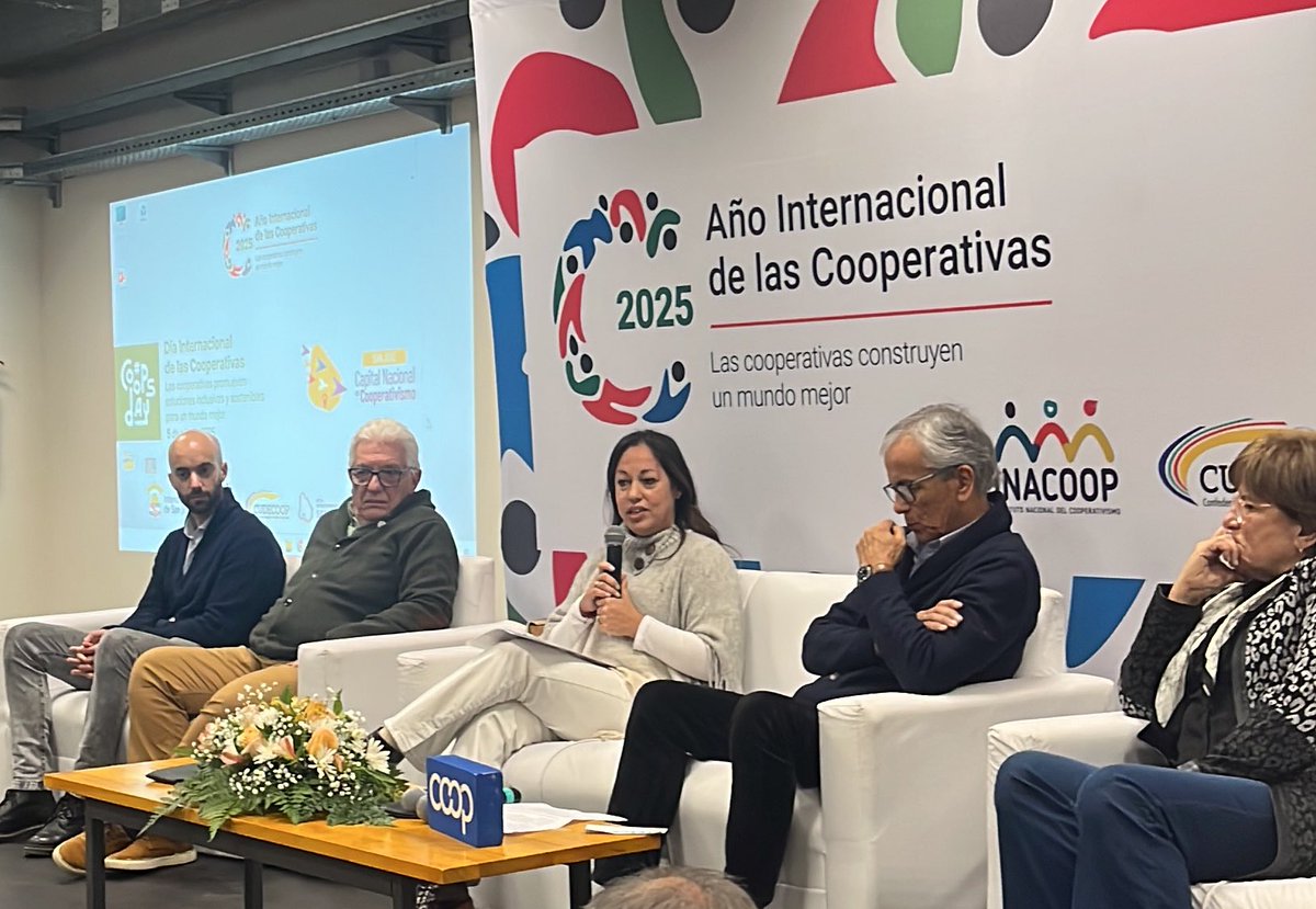 La Dra. Fernanda Cardona, titular del <a href="/MIEM_Uruguay/">MIEM Uruguay</a> hace uso de la palabra en el comienzo del evento que se realiza en San José, capital Nacional del Cooperativismo en 2025.