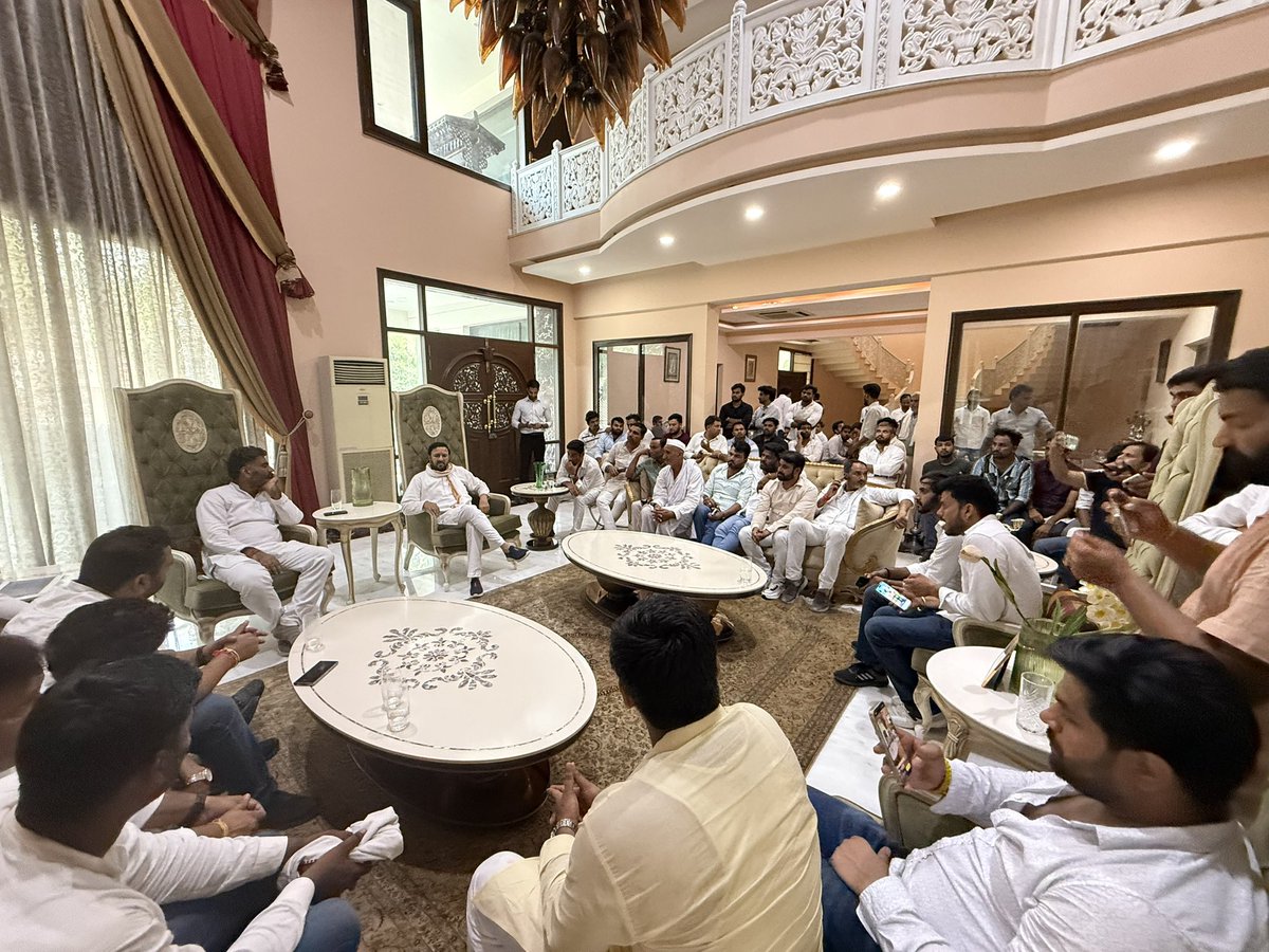 AvtarBhadanaMP's tweet photo. अनंगपुर गांव के विषय पर श्री अतुल प्रधान जी और देशभर से आए समुदाय के लोगों के साथ सकारात्मक चर्चा हुई। समर्थन और सहयोग के लिए सभी का हृदय से आभार। https://t.co/B7YWjQLPwQ
