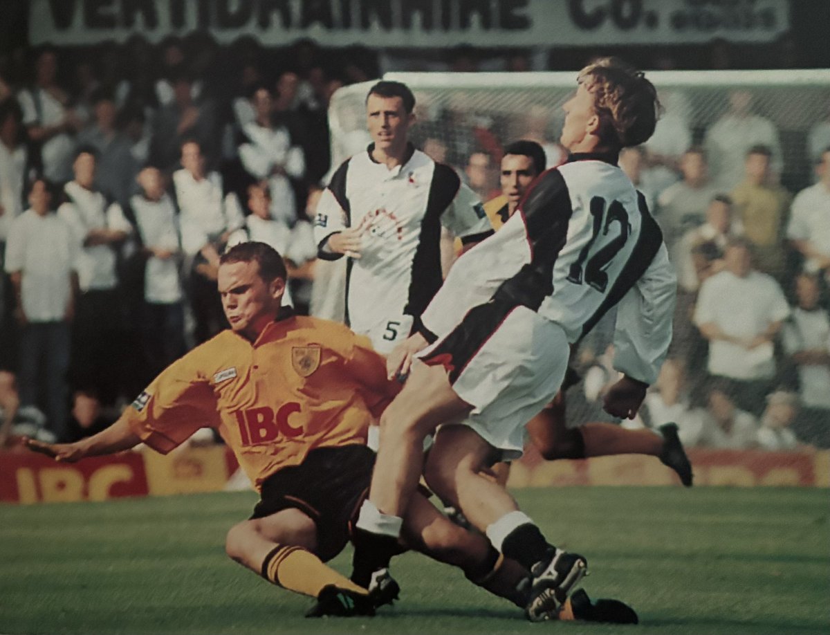 NEW UPLOAD!

Do you like an opening match of the season to be a five goal thriller with a hat-trick, a last minute and feature Antonio Doncel? If so, definitely is the match for you.

#hcafc vs Darlo - 1996/97

👇🏻Link below👇🏻