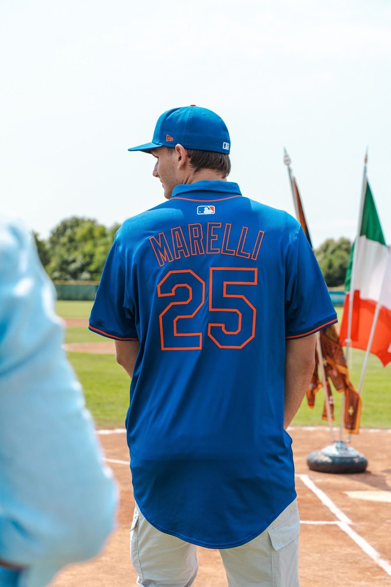 The Mets have signed RHP Matteo Marelli at a ceremony in Rovigo, Italy. It’s the first European amateur signing in Mets history. 

The 19-year-old saw a jump from top velo of 88 to 94 over the last year. He’s also added a kick change to his arsenal. 

He will start his career in
