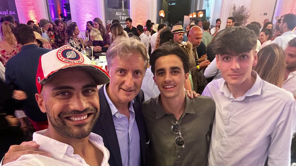 bertrandserp's tweet photo. Soirée réussie pour le Comex40 à @Toulouse ! Fusion des Jeunes Entrepreneurs et du @Comex40  @MEDEF31 célébrée à La Résidence Croix Baragnon @jlmoudenc .
Un moment d'échange et d'innovation pour les jeunes entrepreneurs avant l’été . 🚀 #Comex40 #Toulouse #Entrepreneuriat https://t.co/dkt0rDoJ1f