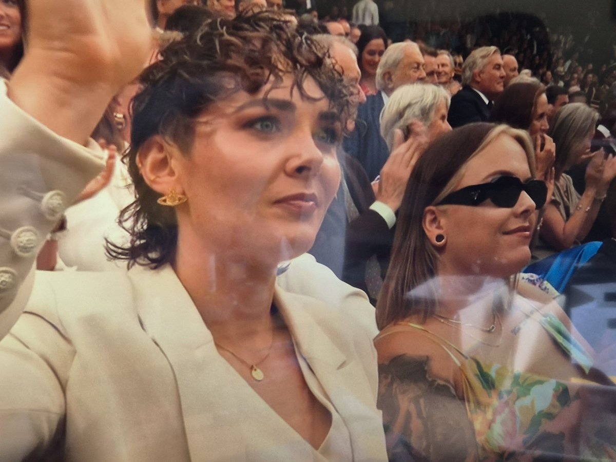 toniearlybird's tweet photo. Ah, nice to see #Herefordshire talent Dan Pembroke, #Worcestershire talent Giedrė Rakauskaitė and Lauren Rowles, and #Cheshire talent Poppy Maskill in the posh box @Wimbledon #Paralympics #middlesaturday #sport 🙌🏾 @bbchw @BBCRadioStoke https://t.co/UxCUr0CzzO
