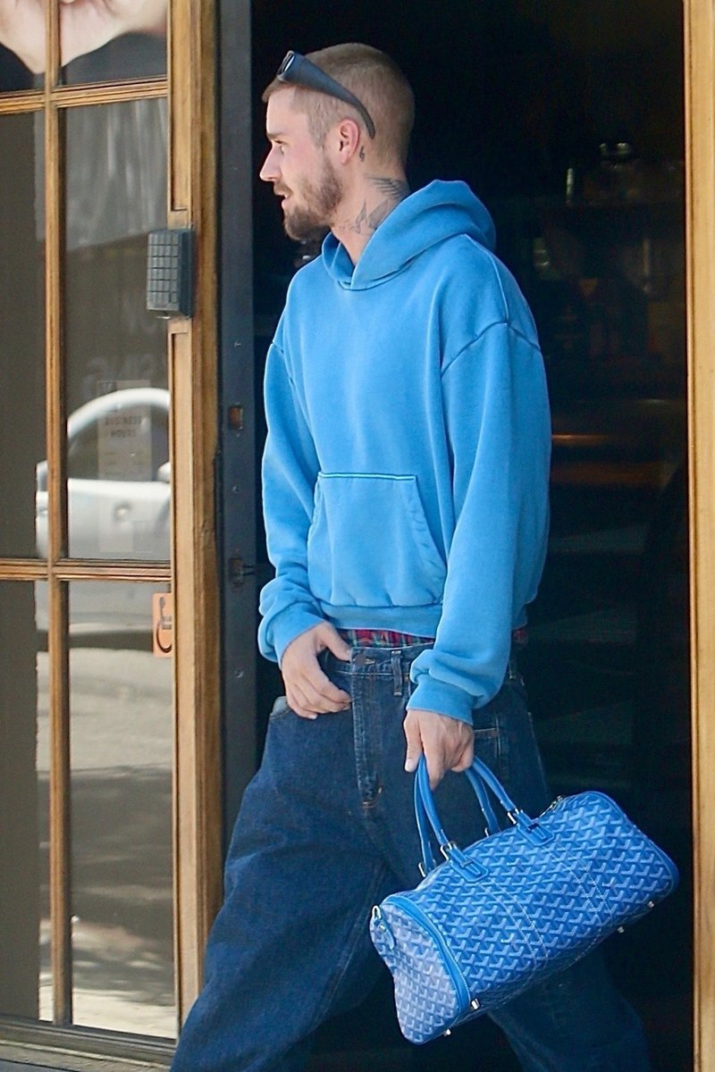 he’s actually chic and stylish y’all don’t get ittt