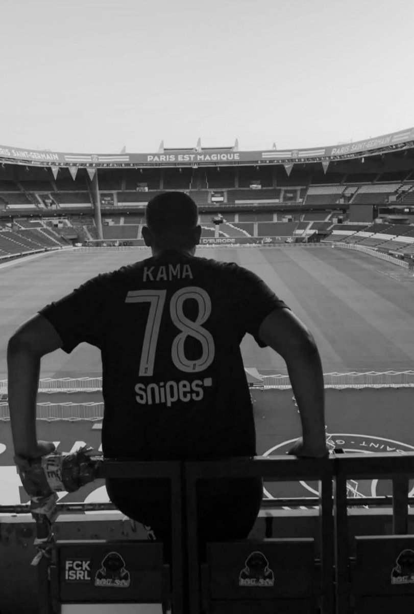 AUTEUIL1991's tweet image. Hier nous avons rendu hommage à notre frère Kama lors d’une marche silencieuse. Notre frère est parti mais un ultra ne meurt jamais.