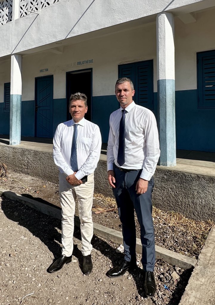 🇫🇷🇰🇲 À l’occasion du cinquantenaire de l’indépendance des Comores, l’ambassadeur de France, Sylvain Riquier, a l’honneur d’accueillir Jérémie Robert, Conseiller Afrique à la présidence de la République française