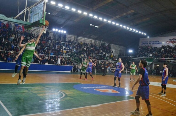 El Bólido verde ganó en casa y hay cuarta final ante la local de <a href="/villasmTNA/">Club Villa San Martin</a> 
superbasquet.com/?p=28897