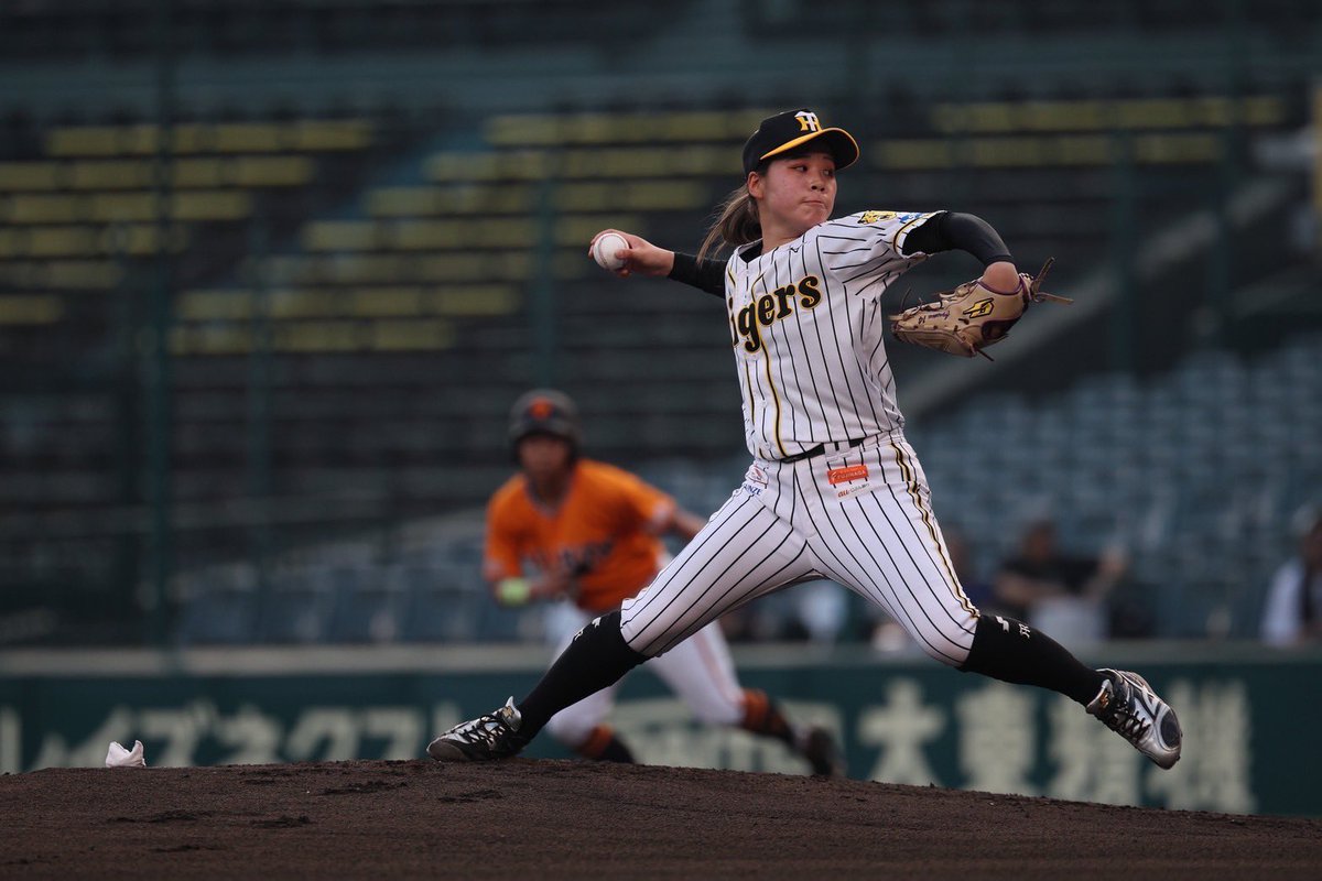 Tigers_Women's tweet image. 本日、バイトするならエントリー ドリームマッチ「阪神タイガースWomen対読売ジャイアンツ(女子)(以下 読売女子)」を行いましたのでお知らせします。
18時00分試合開始
読売女子 001 000 0 | 1
阪神TW 000 010 1x | 2
試合の詳細はスポナビをご覧下さい💁♀️ sports.yahoo.co.jp/official/detai…