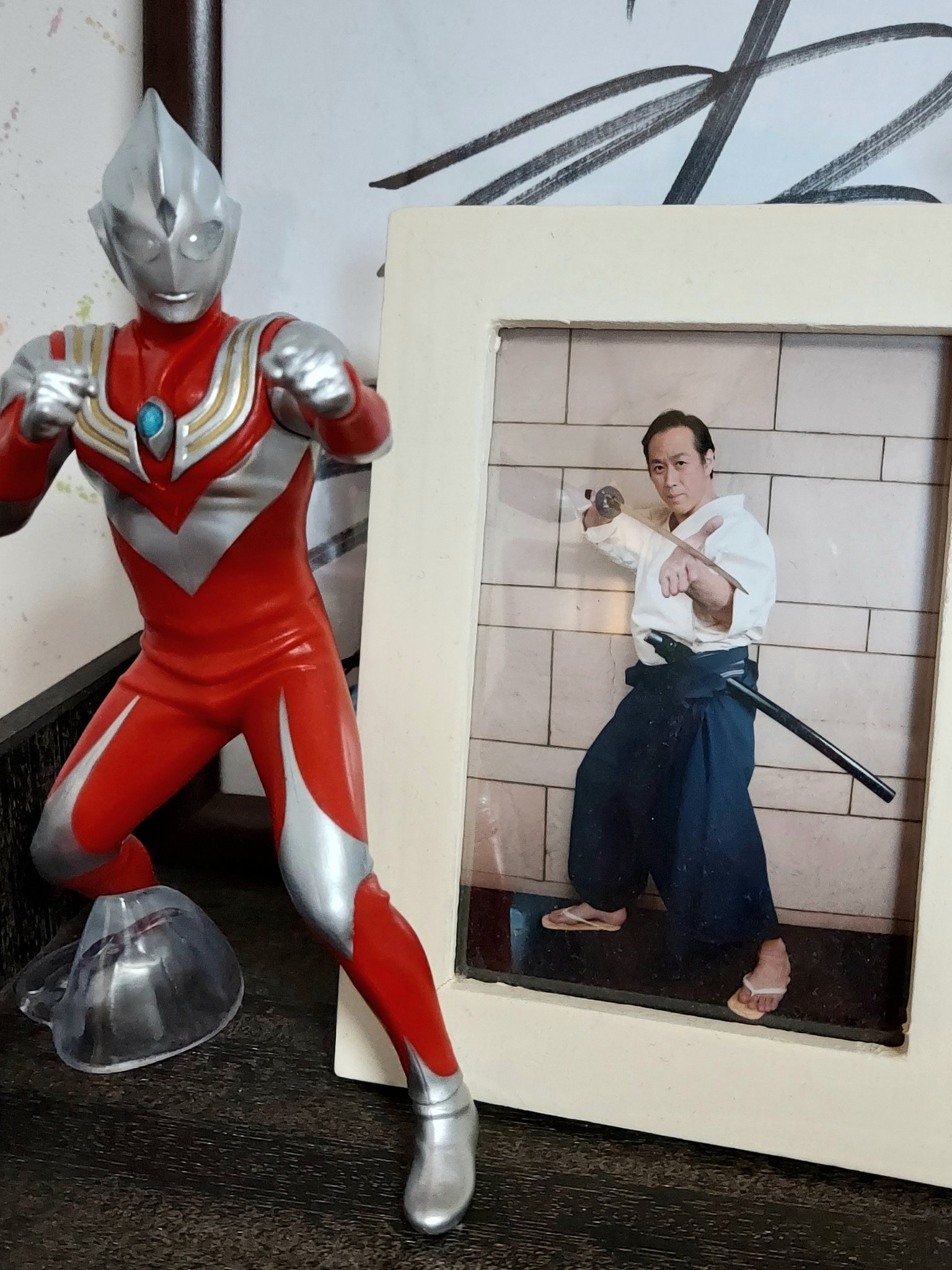 ウルトラマンティガ　スーツアクター　権藤俊輔氏　中村浩二氏　直筆サイン色紙 fe1972158682cc46b8067fc19aba12