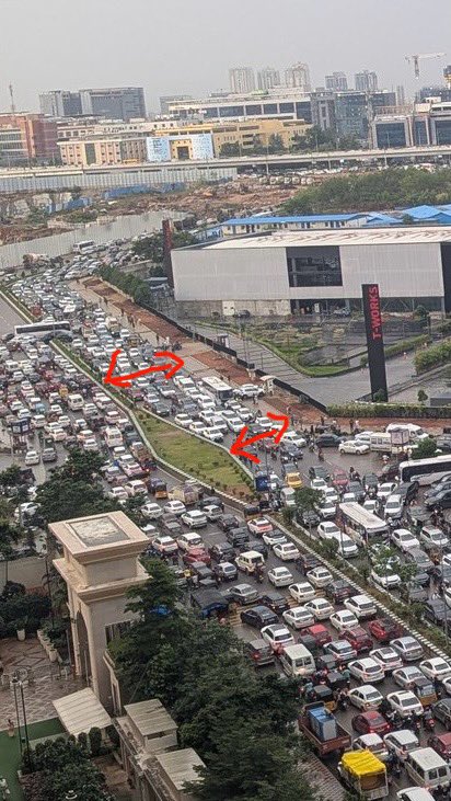 If there were awards for creating traffic jams.. I would like to nominate this planner. 

<a href="/GHMCOnline/">GHMC</a> <a href="/HYDTP/">Hyderabad Traffic Police</a> your U-turns, mindless traffic islands and lack of adequate cops on the ground will hit Hyderabad’s reputation pretty badly. 

#hyderabad
#TelanganaRising
