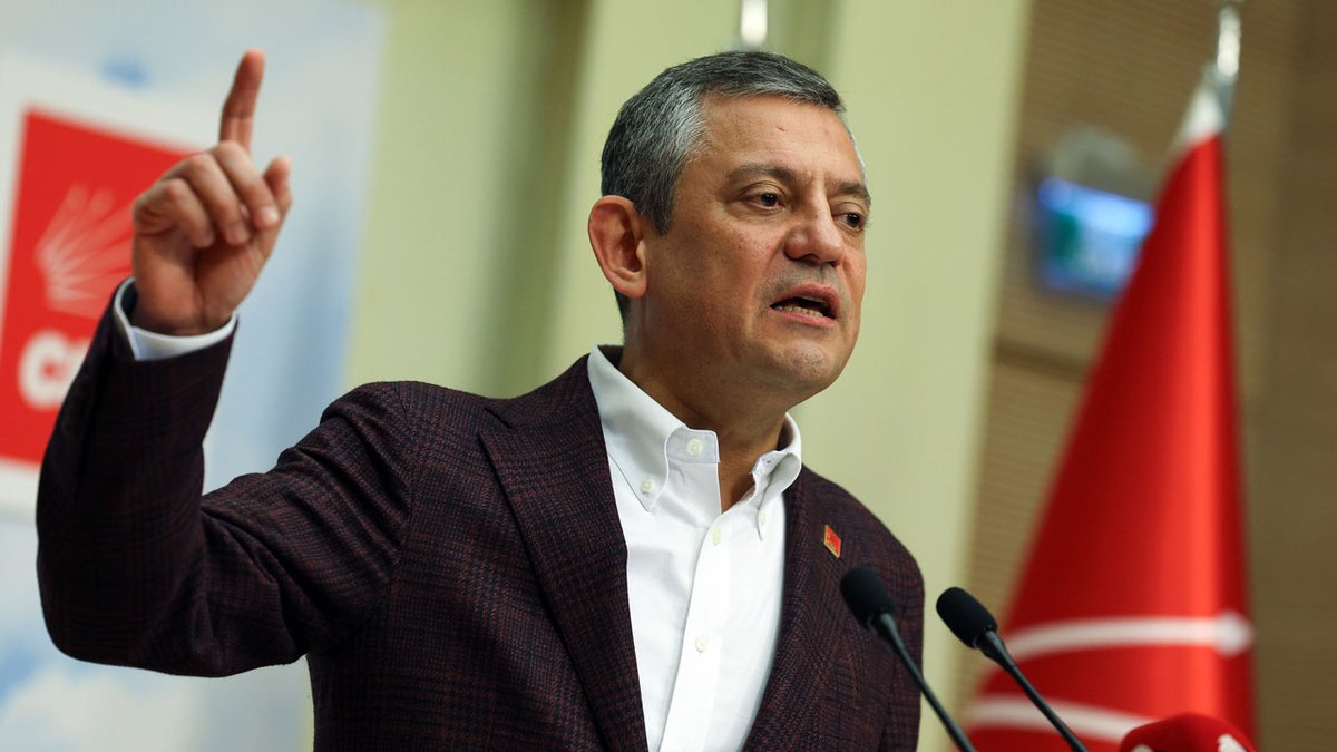 Özgür Özel: O meydanlar şu anda prova yapıyor. 81 ilde sen fragman izliyorsun. Korku filmini izleteceğim sana. Sen kötüleş, senden beter kötüleşmeyen ne olsun!
birgun.net/haber/ozgur-oz…