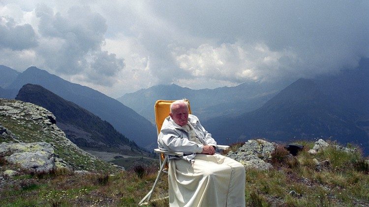 Exaudi_Notizie's tweet photo. Il tempo delle vacanze è prezioso per i Papi della Chiesa Cattolica per scoprire la Parola e la natura. È un'opportunità unica per la riflessione e l'arricchimento spirituale! 🌿📖 #Papi #ChiesaCattolica #Vacanze #ParolaDiDio #Natura #Exaudi https://t.co/ThknZbijg1