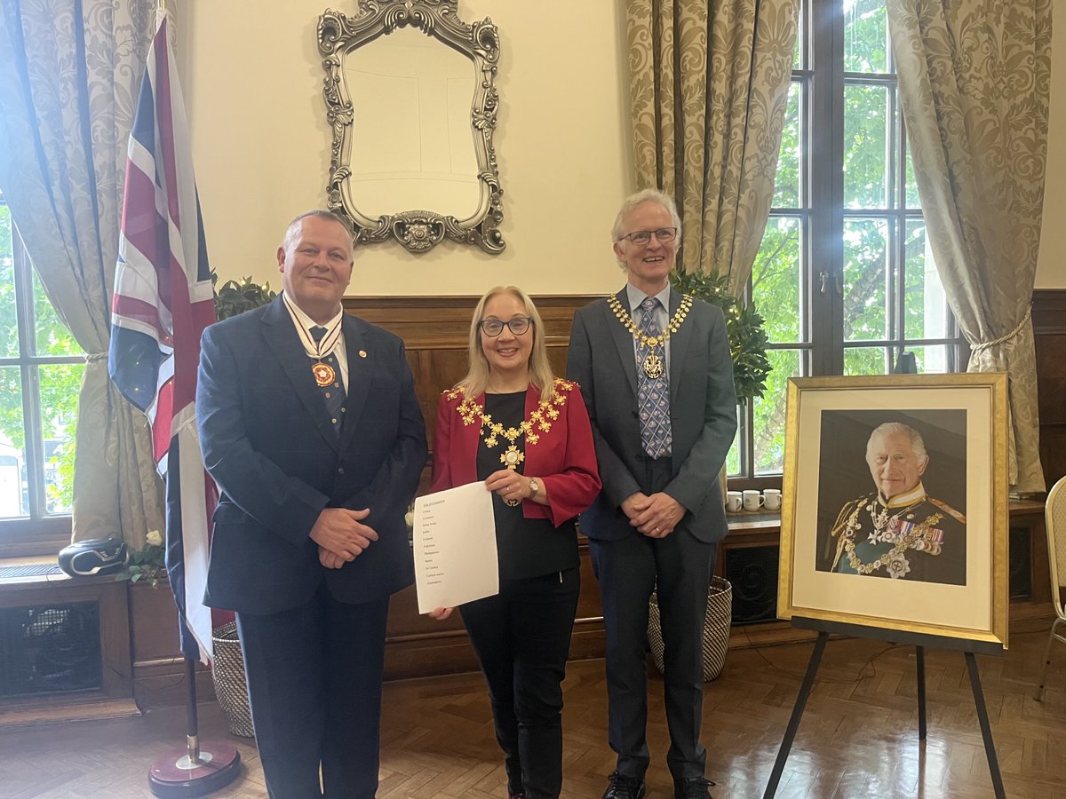Jane_Brophy's tweet image. Honoured to do another British Citizenship Ceremony at Sale Town Hall today with people from China, Germany, Hong Kong , India, Ireland, Pakistan, Philippines, Spain, Sri Lanka, United States and Zimbabwe. #SaleTown @TraffordCouncil