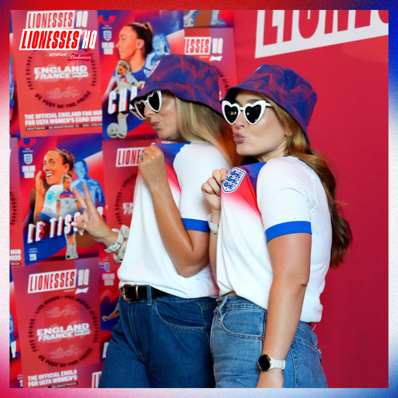 Lionesses's tweet photo. What an atmosphere! 🙌

Lionesses HQ - supported by @BudweiserUK - is in full-flow in Zürich! 😍