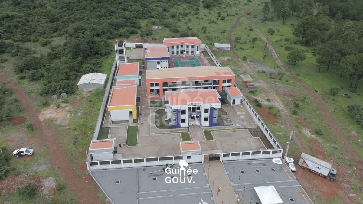 AmadouLePo's tweet photo. Les toutes premières Classes Préparatoires aux Grandes Écoles (CPGE) de la République de Guinée sis à Dalaba.
Une avancée considérable et significative pour notre pays.
#Guinée #Éducation #Scientifique #Recherche #GrandesEcoles #CPEG https://t.co/b88bMTxGEB