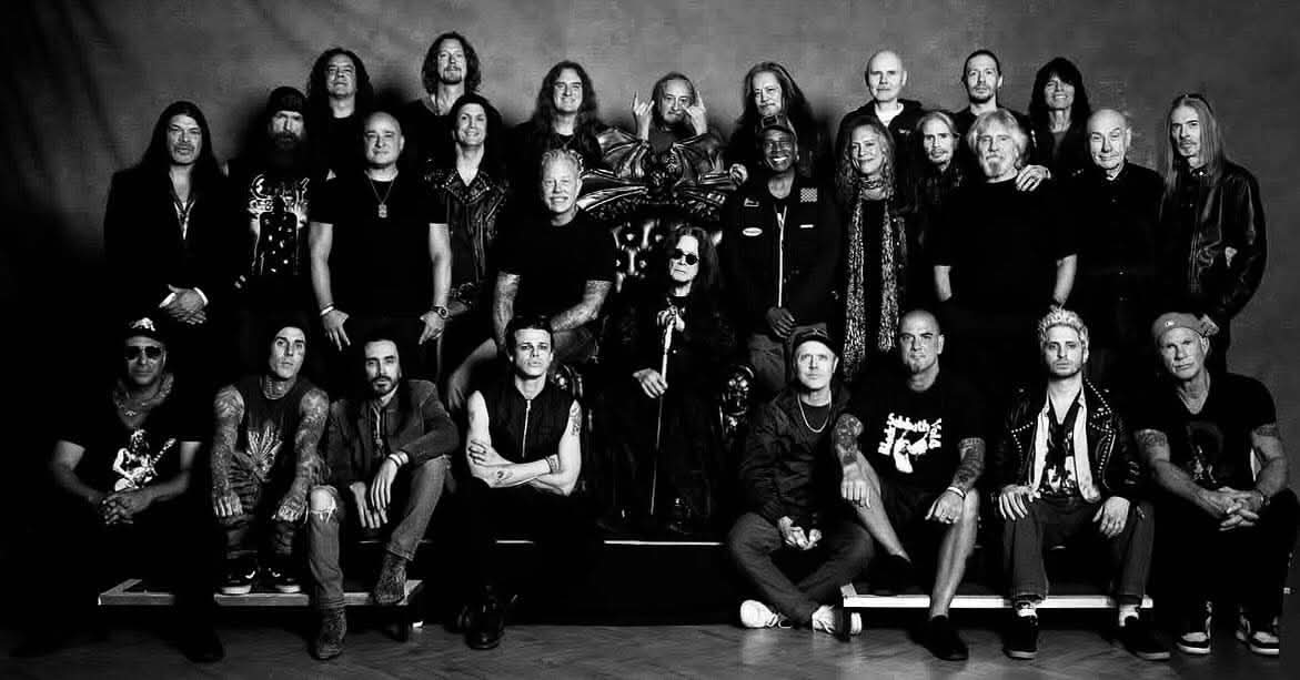 DuckyTheViking's tweet image. Its a happy but sad day knowing this is Ozzy's final concert but at least he gets to do it on his own terms with all of his friends around him
#BackToTheBeginning