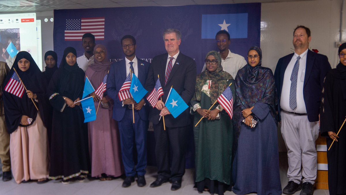 ACMogadishu's tweet image. Happy U.S. Independence Day! 🇺🇸 🤝🇸🇴 We were honored to celebrate this historic day by welcoming alumni of U.S. Embassy-supported exchange programs. We're proud to play a role in fostering mutual understanding and empowering the next generation of Somali leaders. #ACMogadishu
