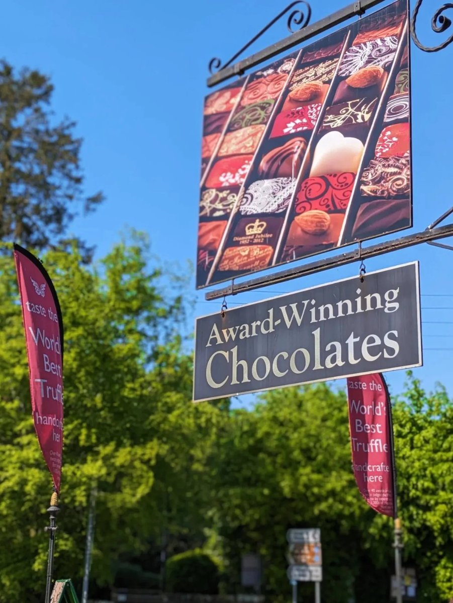 Saturday at the Highland Chocolatier 📷
The sun is shining, the hot chocolate is flowing, gorgeous boxes are being filled with award-winning Velvet Truffles and Pralines.
We can't wait to see you!

#HighlandChocolatier #VisitScotland