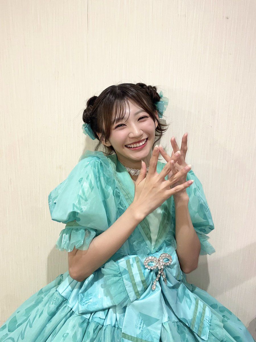 kana_cs1111's tweet photo. 豊洲PIT単独公演来てくれてありがとう！

🌻新曲「モアベリサマー」
🌻初の地上波冠番組
🌻全国ツアー完売

たくさんお知らせもあり、とても楽しいすぎた時間でした＾＾♡

実は初ヘアーだったんです🖤
最近流行り(?)のはちヘアっ！

どうですか|˙꒳˙)

#CUTIESTREET #きゅーすと https://t.co/0g5k7p6uSo