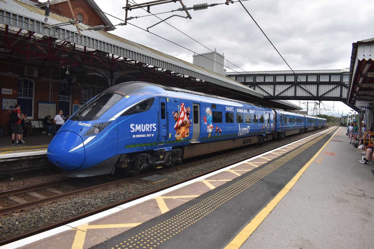 Class8xx's tweet image. Fresh new look for 803004 today @LumoTravel  @richardsalkeld @SmurfsMovie