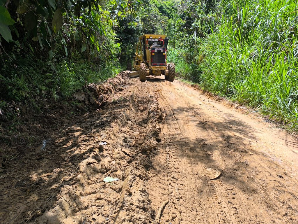 PatinoJuanD's tweet photo. Hoy nuestra maquinaria amarilla está activa por las vías del departamento:  

✅Marsella 
✅Belén
✅Apía
✅Santa Rosa 
✅Balboa 
✅Santuario

Risaralda ¡A toda máquina! https://t.co/XRklWrIdZ8