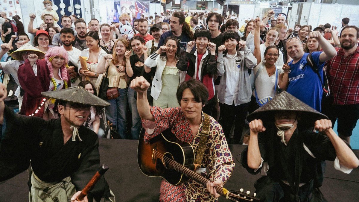 Sorano_dai's tweet photo. Japan Expo Paris 2025 3日目、WABISABIステージ。ありがとうございました!小さなステージでも大きな盛り上がりでした!ありがとう!
Japan Expo Paris 2025, 3e jour, scène WABISABI. Merci beaucoup ! Même sur une petite scène, l’ambiance était incroyable ! Merci !
Photo @shirani_ta https://t.co/nUGelZwBe5