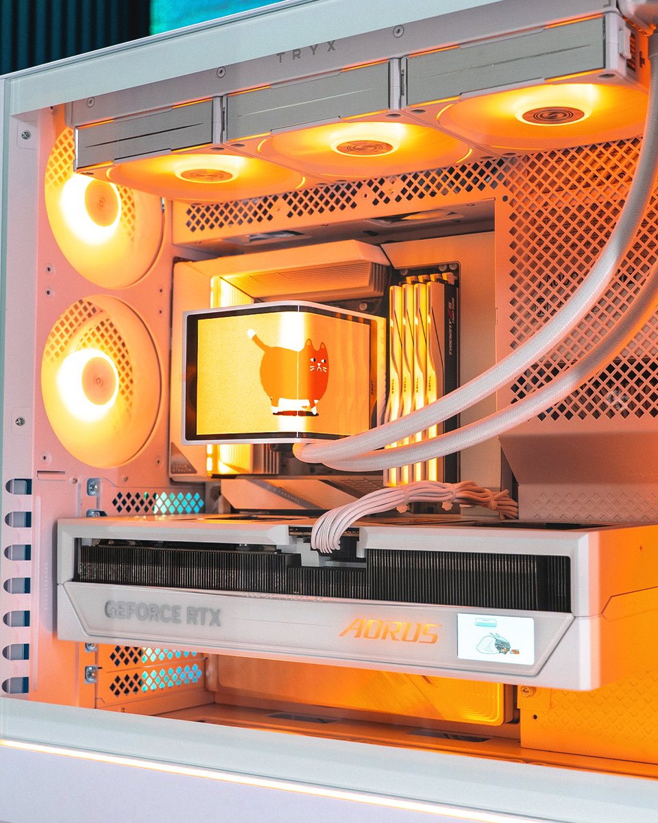 Another gorgeous build from @gear.seekers is here 🙌

This time, with our B650E AORUS STEALTH ICE motherboard, with a Ryzen 9950X inside, and for those all important frames per second - an insanely powerful RTX 5090 MASTER ICE 🥵

Now if this ain't a 4K gamers dream, idk what