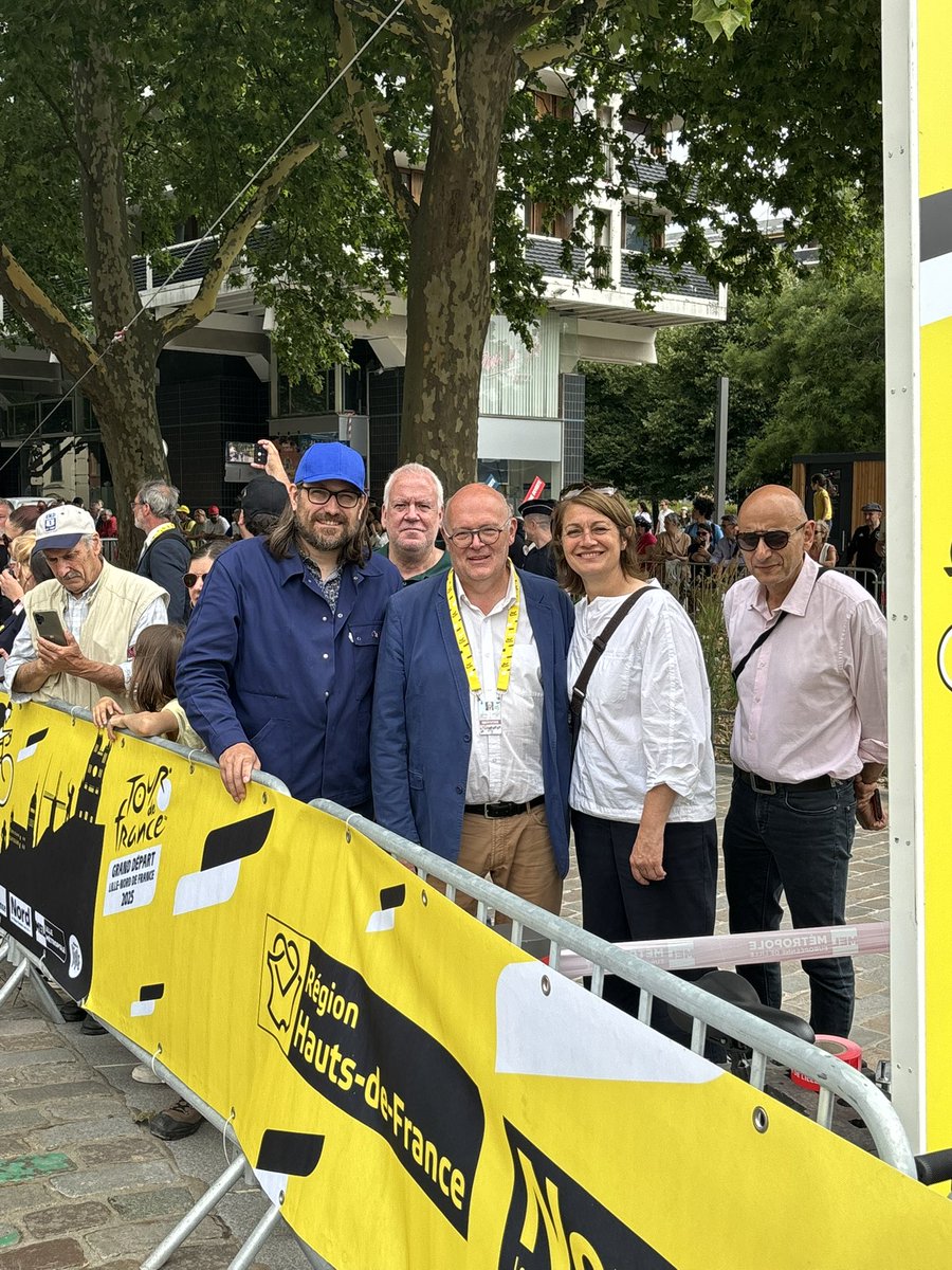 Lille en commun (@lille_en_commun) on Twitter photo 🎉🚴♂️🇫🇷 C’est parti pour le #TDF2025 ! Grand Départ aujourd’hui depuis #Lille avec <a href="/Ardeslandes/">Arnaud Deslandes</a>.
➡️Arrivée de cette 1ère étape ce soir Boulevard Vauban, ambiance garantie ! #Lilleeenmouvement 🎉🚴♂️🇫🇷 C’est parti pour le #TDF2025 ! Grand Départ aujourd’hui depuis #Lille avec <a href="/Ardeslandes/">Arnaud Deslandes</a>.
➡️Arrivée de cette 1ère étape ce soir Boulevard Vauban, ambiance garantie ! #Lilleeenmouvement