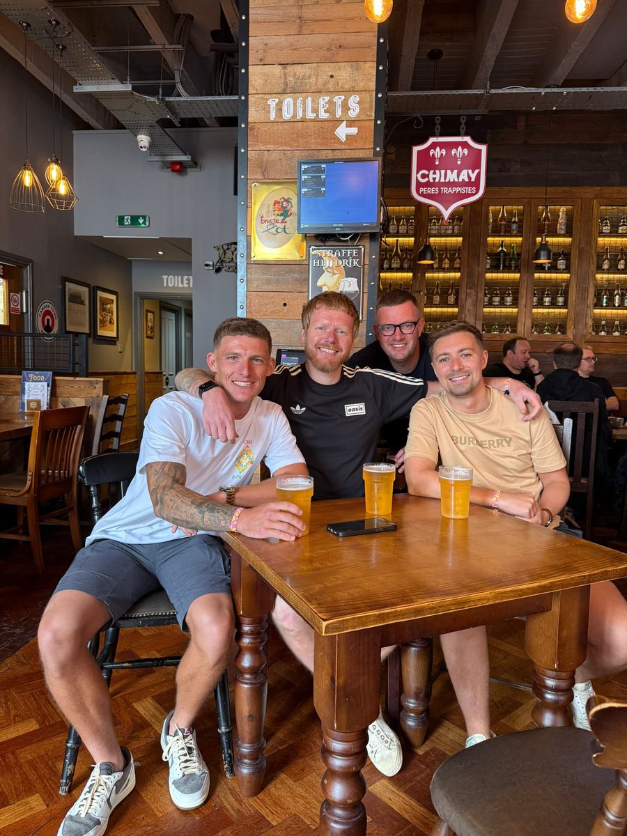 Mstubbs8's tweet image. Finally here - oasis Cardiff 🎸