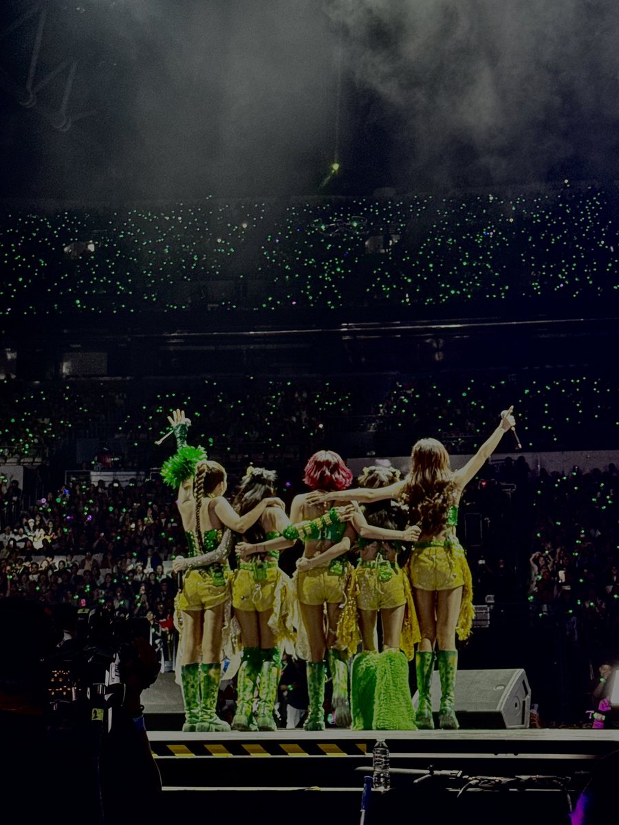 this photo of kaia 🥺❤️‍🩹 soon, kaia, soon. puro zaia na kasama niyo diyan. ❤️‍🩹

KAIA TURNS UP OPMCON
#KAIA #KAIAatPuregoldOPMCon #PuregoldxKAIA 
#PuregoldOPMCon2025