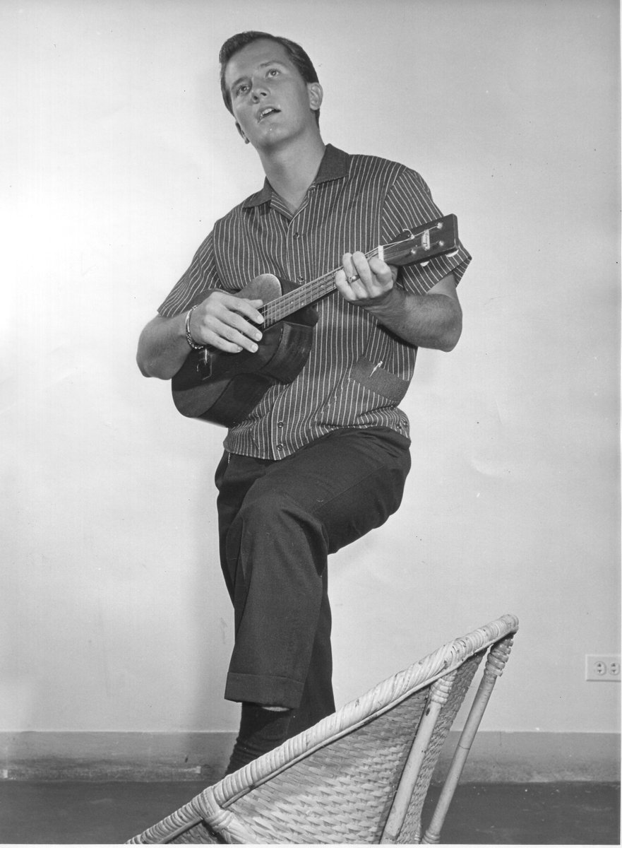 Pat_Boone's tweet image. Hello, friends! Don’t miss this week’s “Instrumentals” themed show on "The Pat Boone Hour" on SiriusXM '50s Gold! I'm recording NEW shows all the time, playing your favorite songs, and sharing stories from my 72 years in show business. You can listen on siriusxm.com/channels/50s-g……