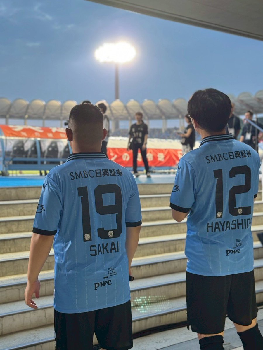 sakai__takashi's tweet image. 河原創選手似せさせてもらっているだけで始球式を蹴らせていただきました。胸熱な試合に今もなお感動しております。河原選手に何かあれば私がすぐ駆けつけます。#frontale