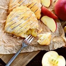 martygecko's tweet image. Celebrating #NationalAppleTurnoverDay! 🥐🍏 Indulge in the flaky, sweet goodness of apple turnovers. Perfect treat for a cozy day! #AppleTurnover #SweetTreats #Yum