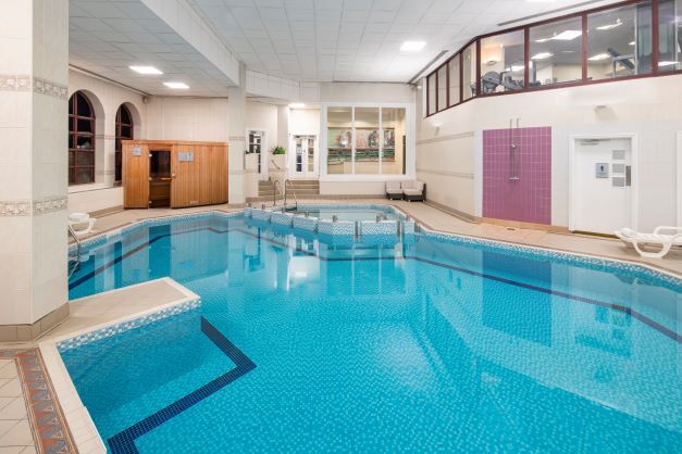 Get strong and make a splash this summer at The Club Solihull!

Step into a refreshed fitness experience with our new strength training equipment and join from £36.34 per month – eu1.hubs.ly/H0ls7mB0

#Summerfitness #CPSolihull #Solihul #Swimming #Solihullgym #VisitSolihull