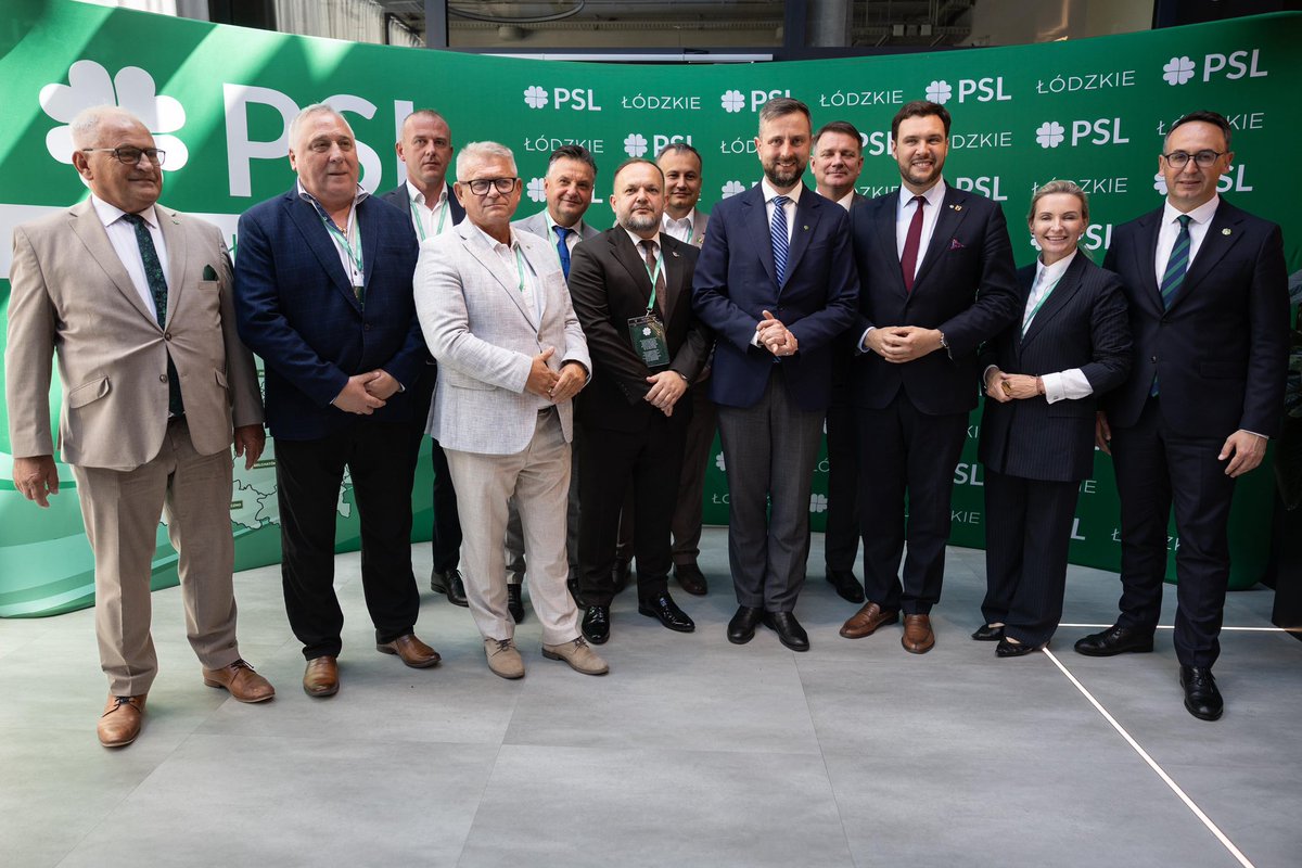 💬 Wczoraj złożyliśmy ustawę przywracającą samorządność w Polsce. Obiecaliśmy wyborcom, idąc do wyborów w 2023 roku, że Konstytucję będziemy traktować z należytym szacunkiem i że nie tylko będziemy powtarzać słowo „Konstytucja", ale przede wszystkim będziemy przestrzegać w niej