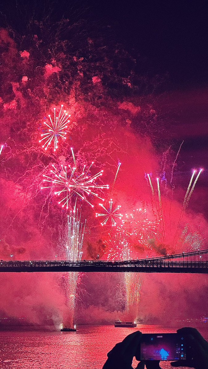 manoj_g33k's tweet image. Off the bucket list: 4th of July fireworks in New York ✅