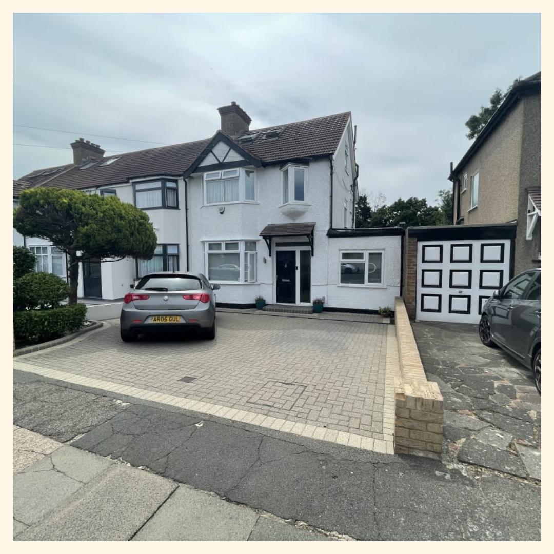 For Sale Hale Drive, Mill Hill, NW7 

🏡 Immaculate 4-bedroom family home  
📍 Located on Hale Drive, Mill Hill NW7  
✨ Extended with modern convenience  
🌟 Stylish and spacious living areas  
👨‍👩‍👧‍👦 Perfect for family living...