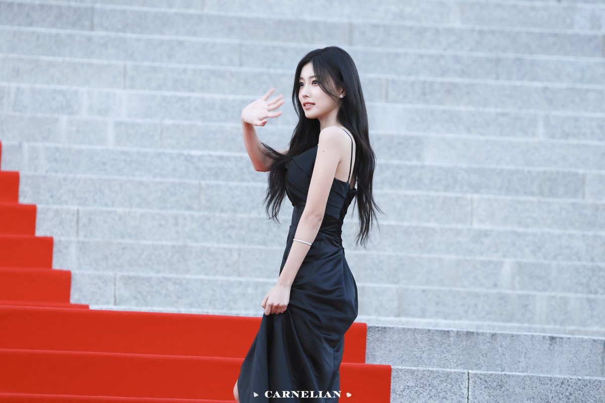 Happy Birthday🎂

혜원아 생일 축하해🩷

#칠월의_선물_강혜원 
#HyewonBloomsInJuly
#강혜원 #KangHyeWon