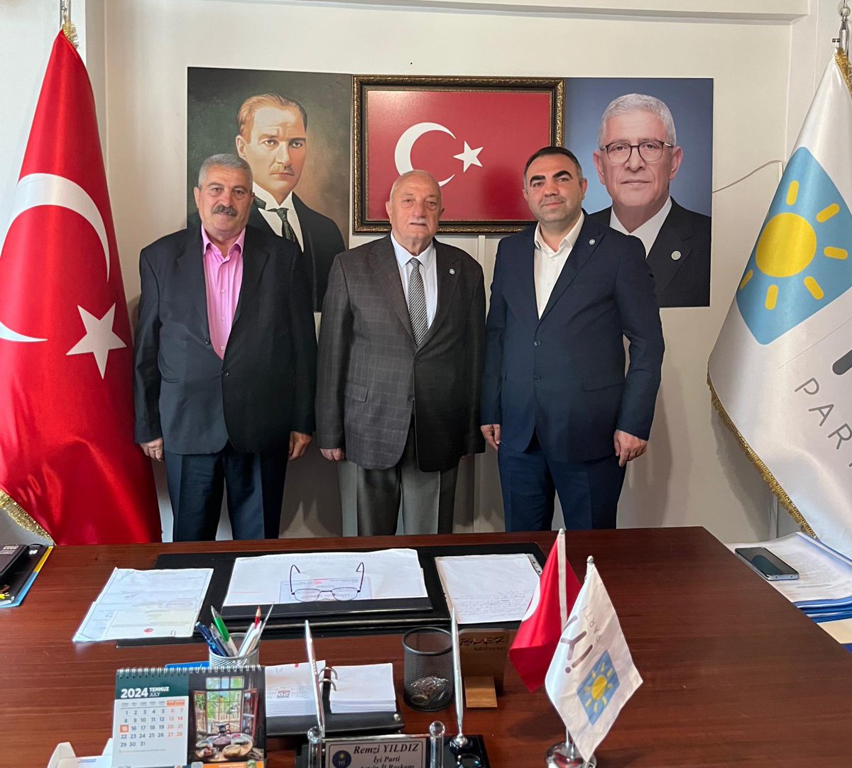 İYİ PARTİ KÜÇÜKÇEKMECE (@iyipartikcekme) on Twitter photo İlçe Başkanımız <a href="/rsm_yldrm/">Rasim Yıldırım</a> , Artvin İl Başkanımız Remzi Yıldız’ı makamında ziyaret etti.
Teşkilat çalışmalarına dair verimli istişarelerin yapıldığı ziyarette, misafirperverliği ve samimi ev sahipliği için Sn. Remzi Yıldız’a teşekkür ederiz.
<a href="/iyiprtartvin08/">İYİ Parti Artvin İl Başkanlığı</a> İlçe Başkanımız <a href="/rsm_yldrm/">Rasim Yıldırım</a> , Artvin İl Başkanımız Remzi Yıldız’ı makamında ziyaret etti.
Teşkilat çalışmalarına dair verimli istişarelerin yapıldığı ziyarette, misafirperverliği ve samimi ev sahipliği için Sn. Remzi Yıldız’a teşekkür ederiz.
<a href="/iyiprtartvin08/">İYİ Parti Artvin İl Başkanlığı</a>