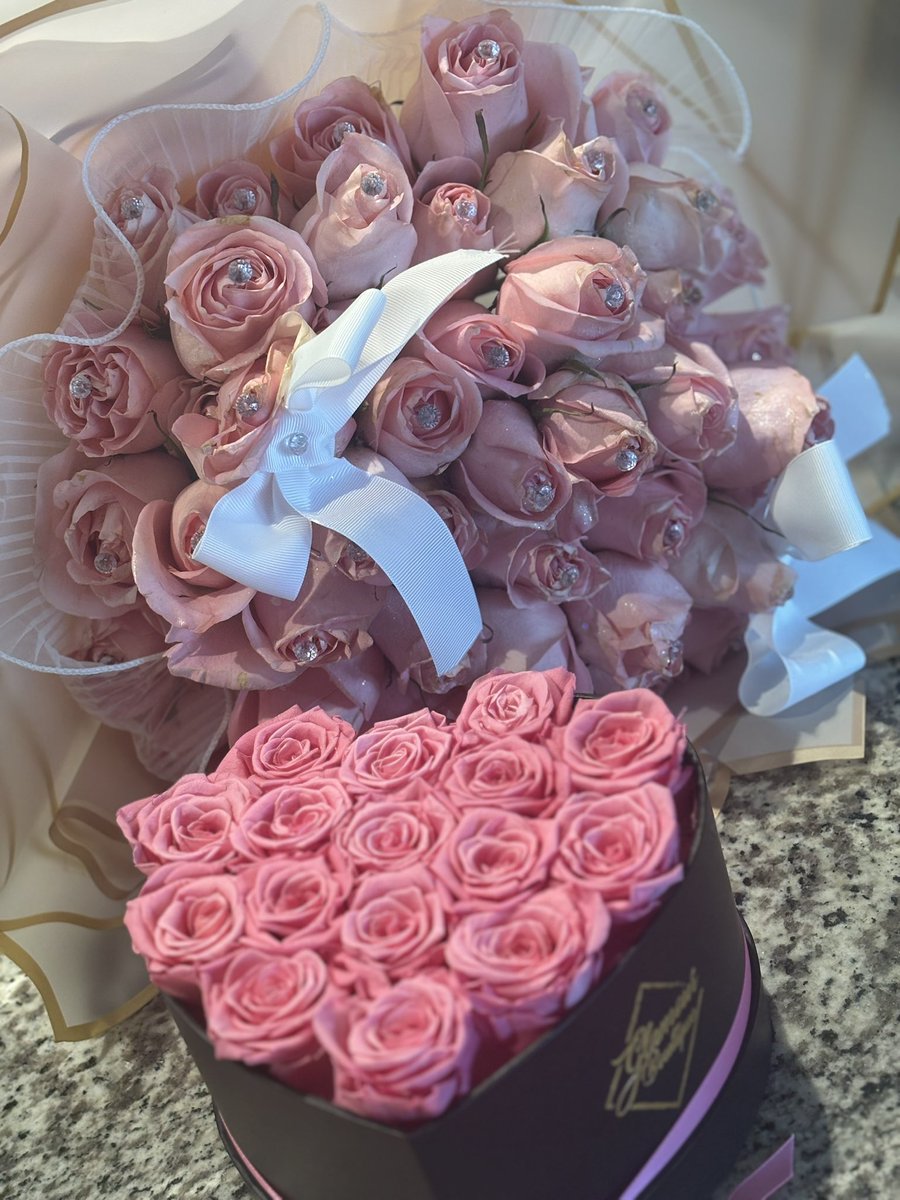 _astoldbyash_'s tweet image. Just here to drop some bday pics 🩷 I’m really 30 now 🥹 
#July1st #CancerSZN