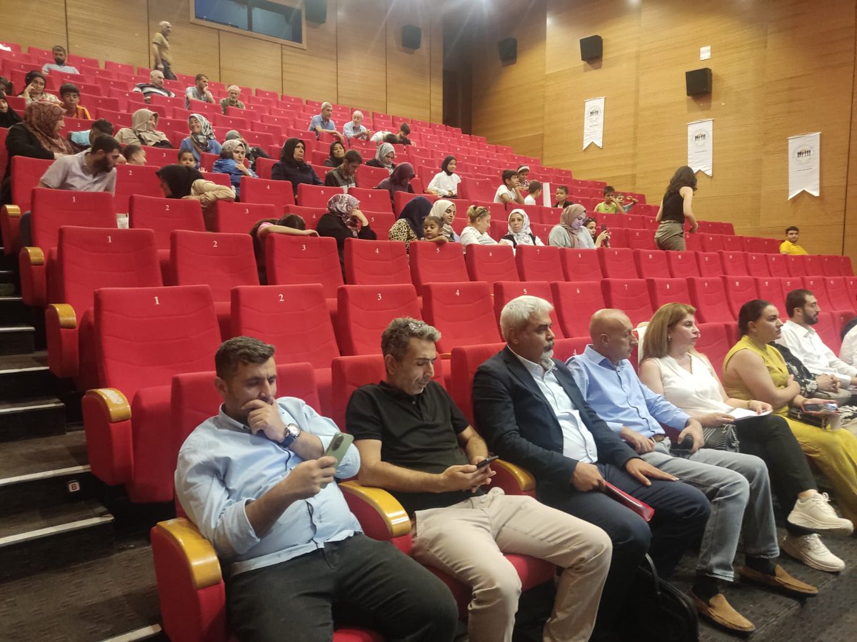 ihsantgrl's tweet photo. HALK-DER halkın demokrasi derneği nin duzenlemis olduğu panele sivil toplum örgütleri ve vatandaşlarda katildi
#AMED
#Diyarbakır
#BLACKPINK_DEADLINE 
#SB19ShinesPureGold 
#LISA https://t.co/mYiDrQ5nLm