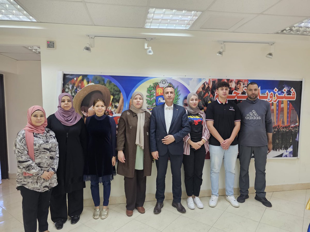 Embajada de la República Bolivariana de Venezuela en Palestina celebra 214° Aniversario de la Independencia Bolivariana @CancilleriaVE 
سفارة جمهورية فنزويلا البوليفارية لدى فلسطين تحتفل بالذكرى الـ214 لاستقلال  جمهورية فنزويلا البوليفارية.