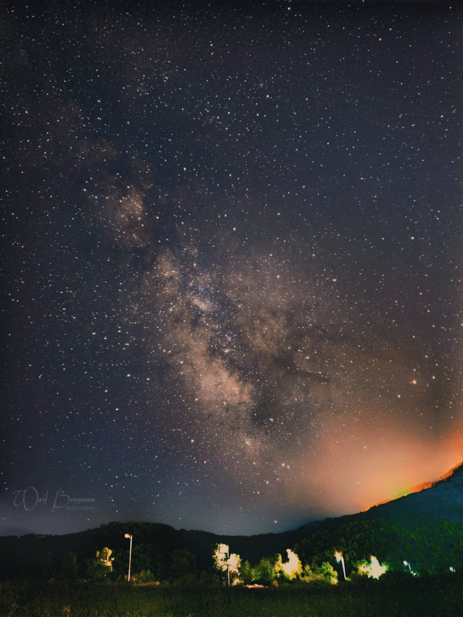 smartphone_astr's tweet photo. "Another test for the Samsung S10 phone for the core and arm of the #milkyway, but light pollution always wins ๐" by our member @wailxs99
๐ฑ #Samsung Galaxy s10
๐ทย #DeepSkyCamera
๐Algeria ๐ฉ๐ฟ / details: Alt / #mobilephotography #smartphone_astrophotography #nightskyphotography https://t.co/nbfcut1o83