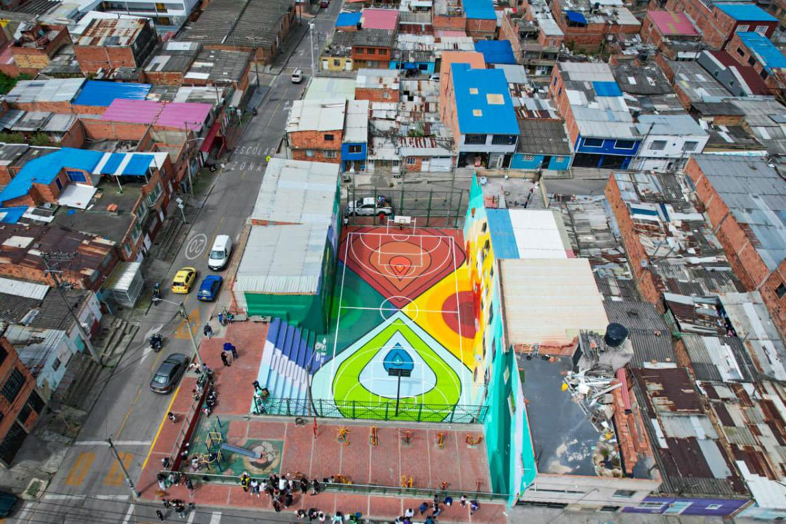 Metamorfosis, arte y color que transforman y conectan. 

Parque La Amistad.
Territorios Mágicos 🎨 🪄 
Ciudad Bolivar / 📍Bogotá 

Un proyecto de <a href="/habitatbogota/">Secretaría del Hábitat</a> en alianza con Fund. <a href="/pintuco_oficial/">Pintuco®</a> y apoyo Dow. 

Codiseño: <a href="/arquiurbanotau/">ARQUIURBANO Taller ®️</a> 
Operador: Tierra SOS. 
Año: 2025