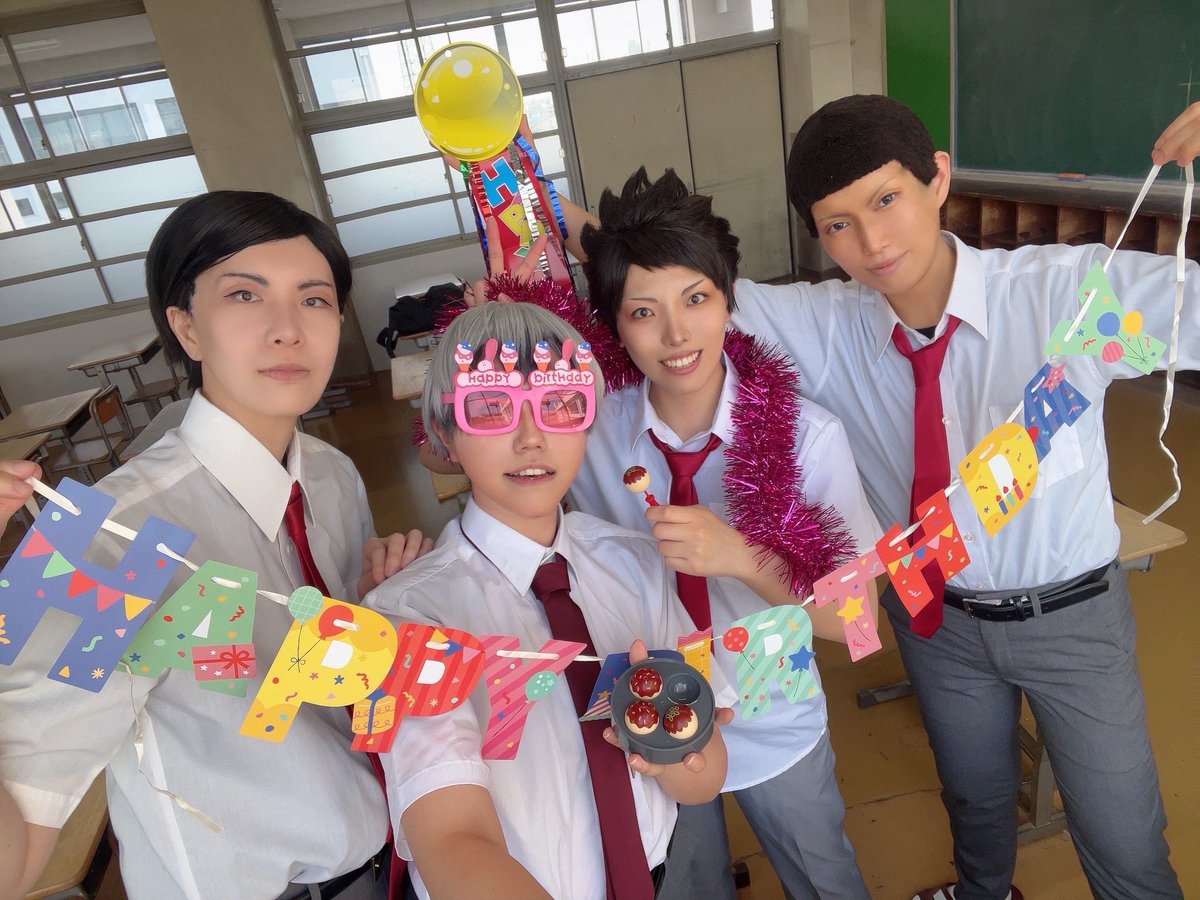 ⚠︎cosplay
おそほー！今日は関西で稲荷崎3年生併せでしたー！！お誕生日お祝いもしてきたよっ🥳去年のワ併せからの念願でした！笑いが絶えないアットホームな撮影現場でした！！！お疲れ様ー！！！