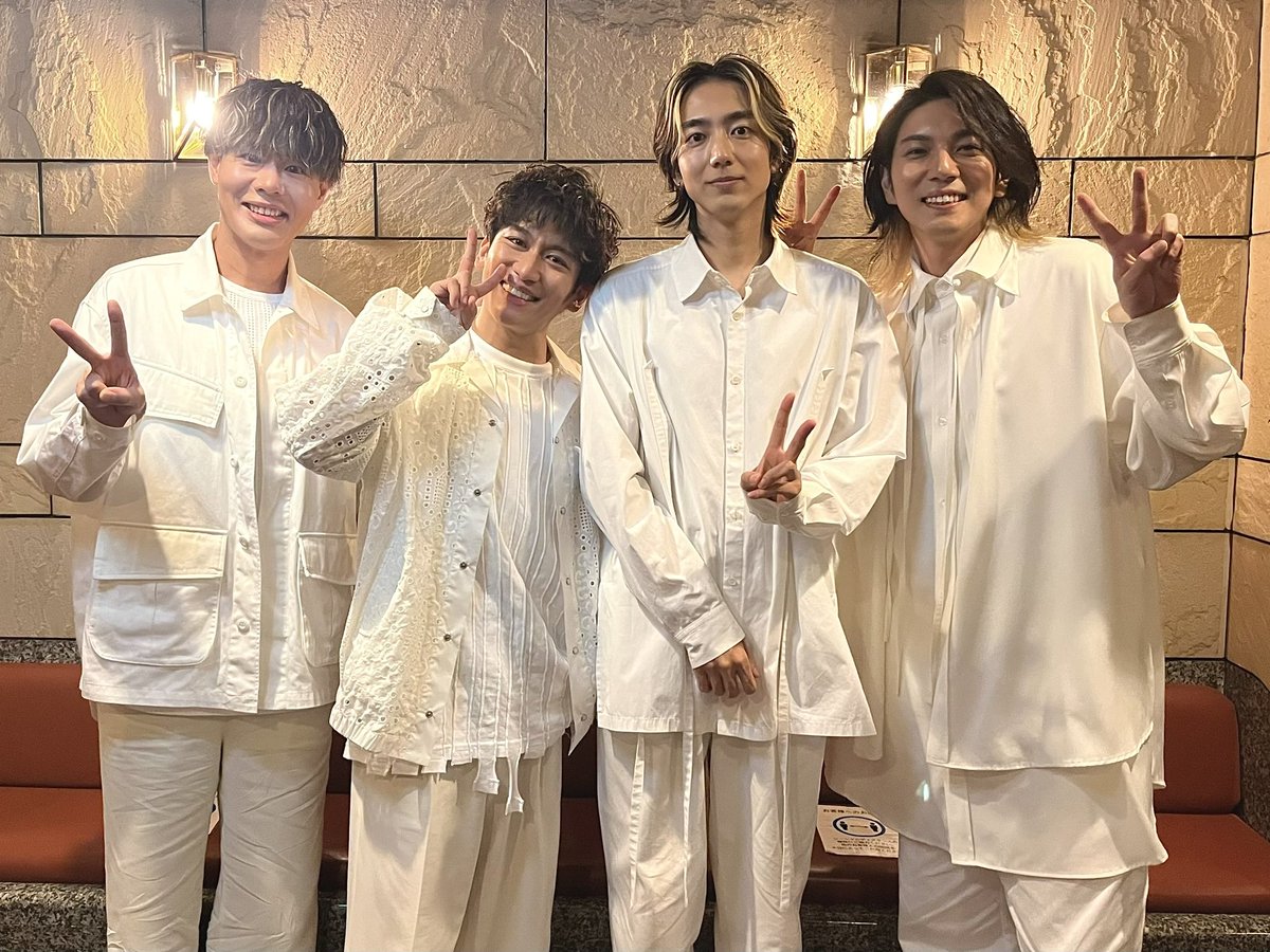 #朗読劇ROOM2025
ご来場誠に有難うございました😌

自身の引き出しを無我夢中で開けないと２時間を提供し切れないという難しさに燃えながら、自分でリズムを作るセンスが問われる #木下半太 さんワールドに４人で挑みました。

左から #神尾晋一郎／#一色洋平／#駒木根葵汰／#安里勇哉 （敬称略）