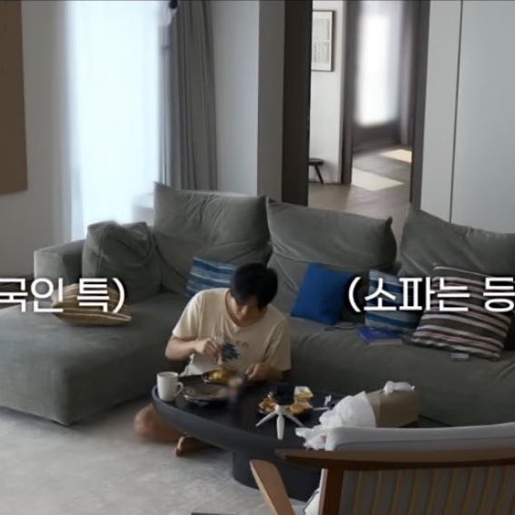 มีโซฟาแต่นั่งพื้น เอเชียแท้5555555555555555555555555555555555555