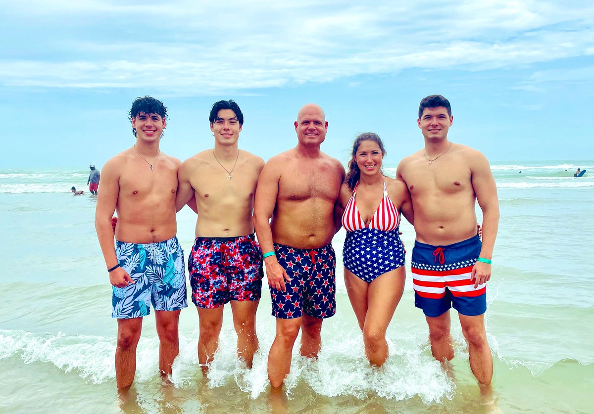 StevenGreek1's tweet image. Family Fun!