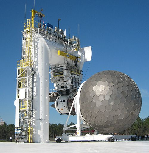 sci_fi_infra's tweet image. Jet engine test stand with a turbulence control structure